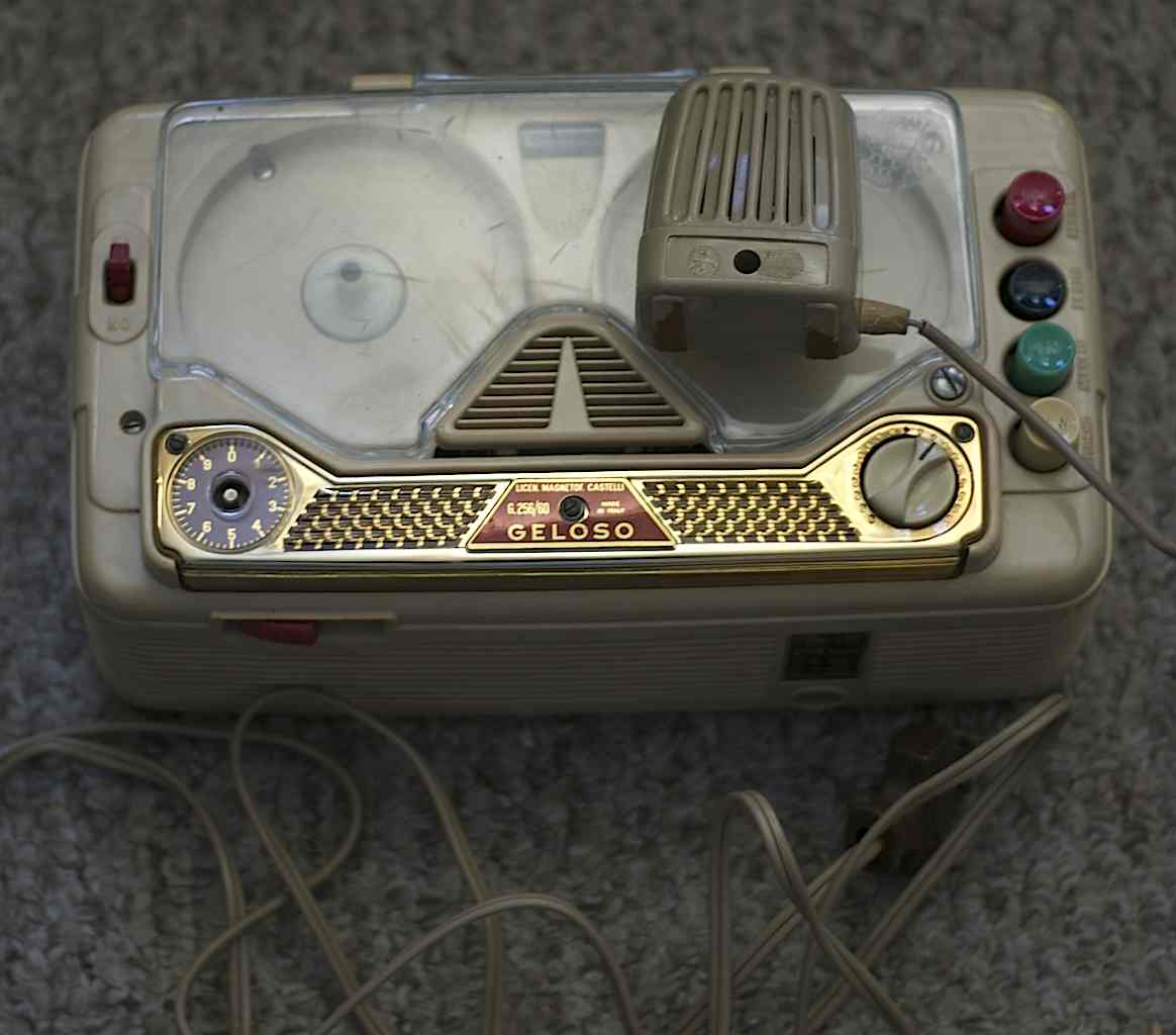Hitachi Belsona reel to reel mini tape recorder Photo #564392 - Canuck  Audio Mart